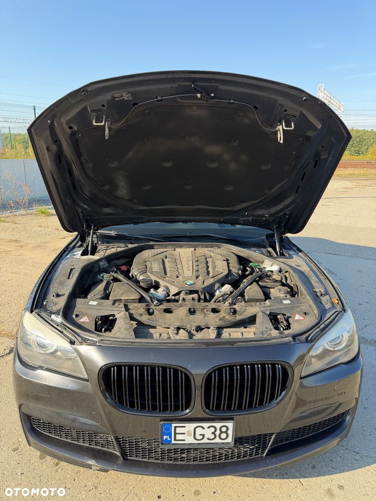BMW Seria 7 750i xDrive - 17