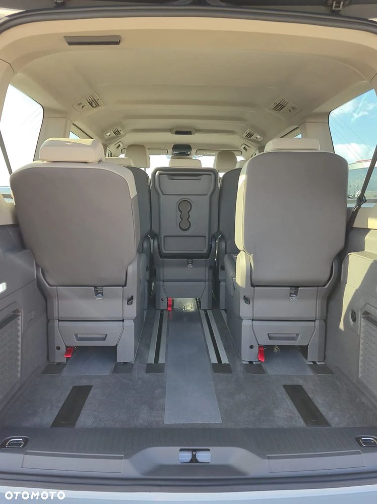 Volkswagen Multivan - 18