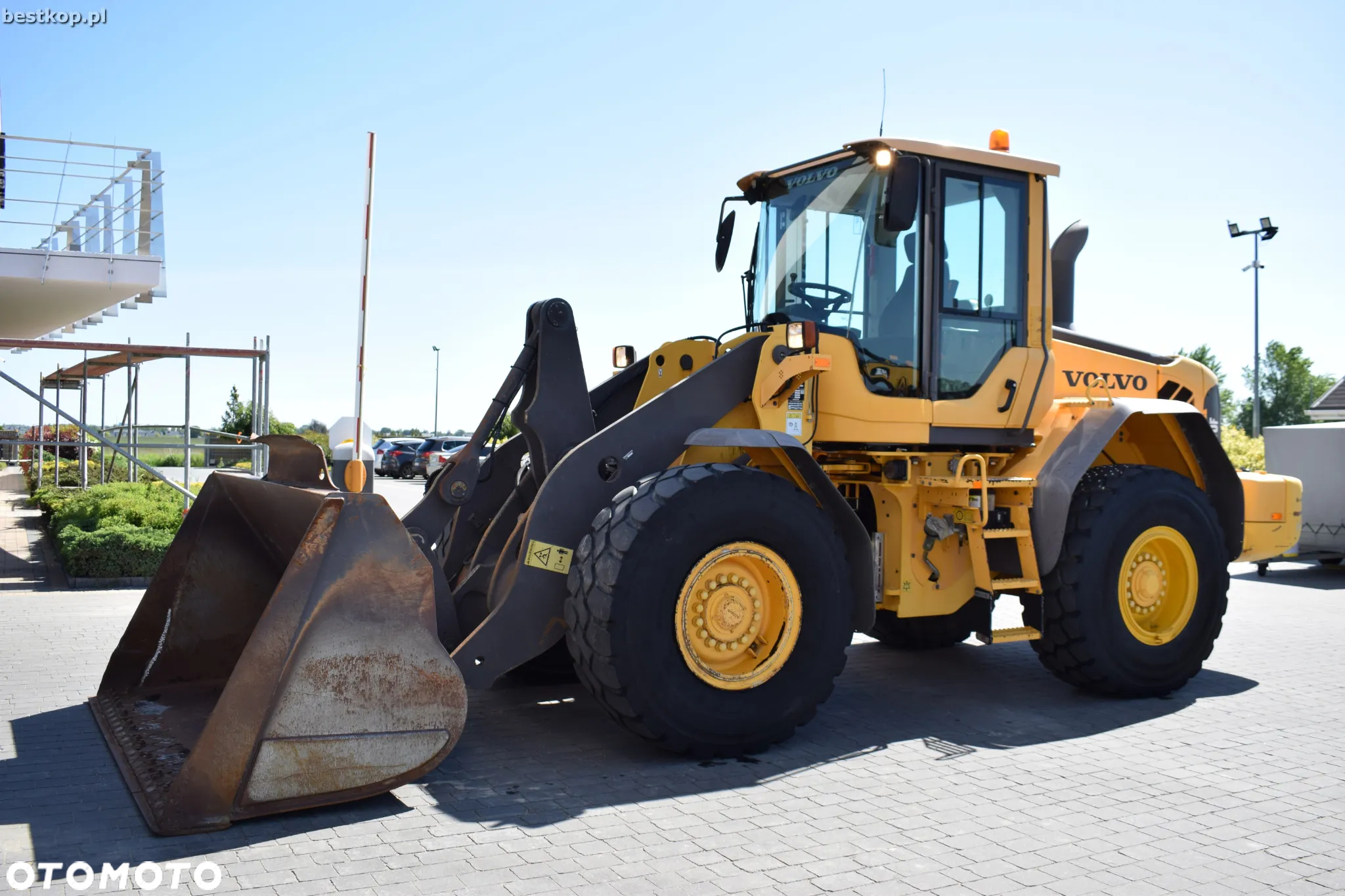 Volvo L90F - 12
