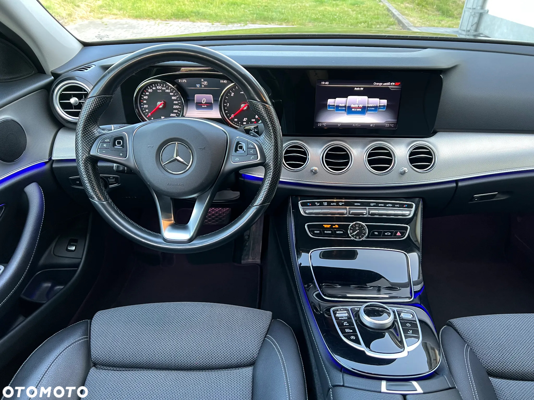 Mercedes-Benz Klasa E 220 d 4Matic T 9G-TRONIC - 19