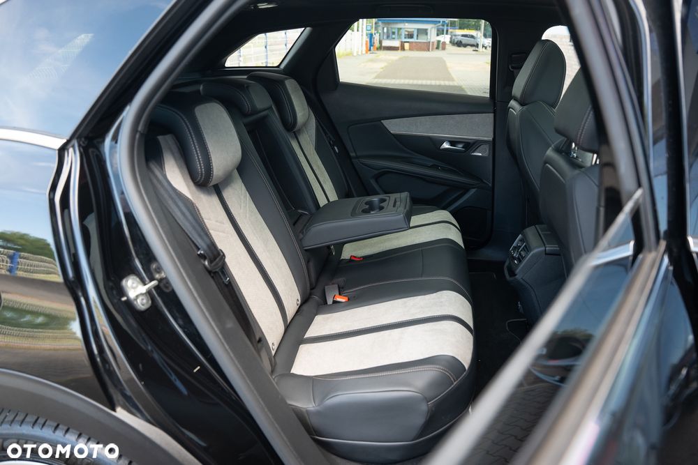 Peugeot 3008 1.6 PureTech Hybrid PHEV Allure Pack S&S EAT8 - 36
