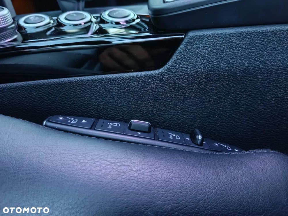 Mercedes-Benz Klasa E - 17