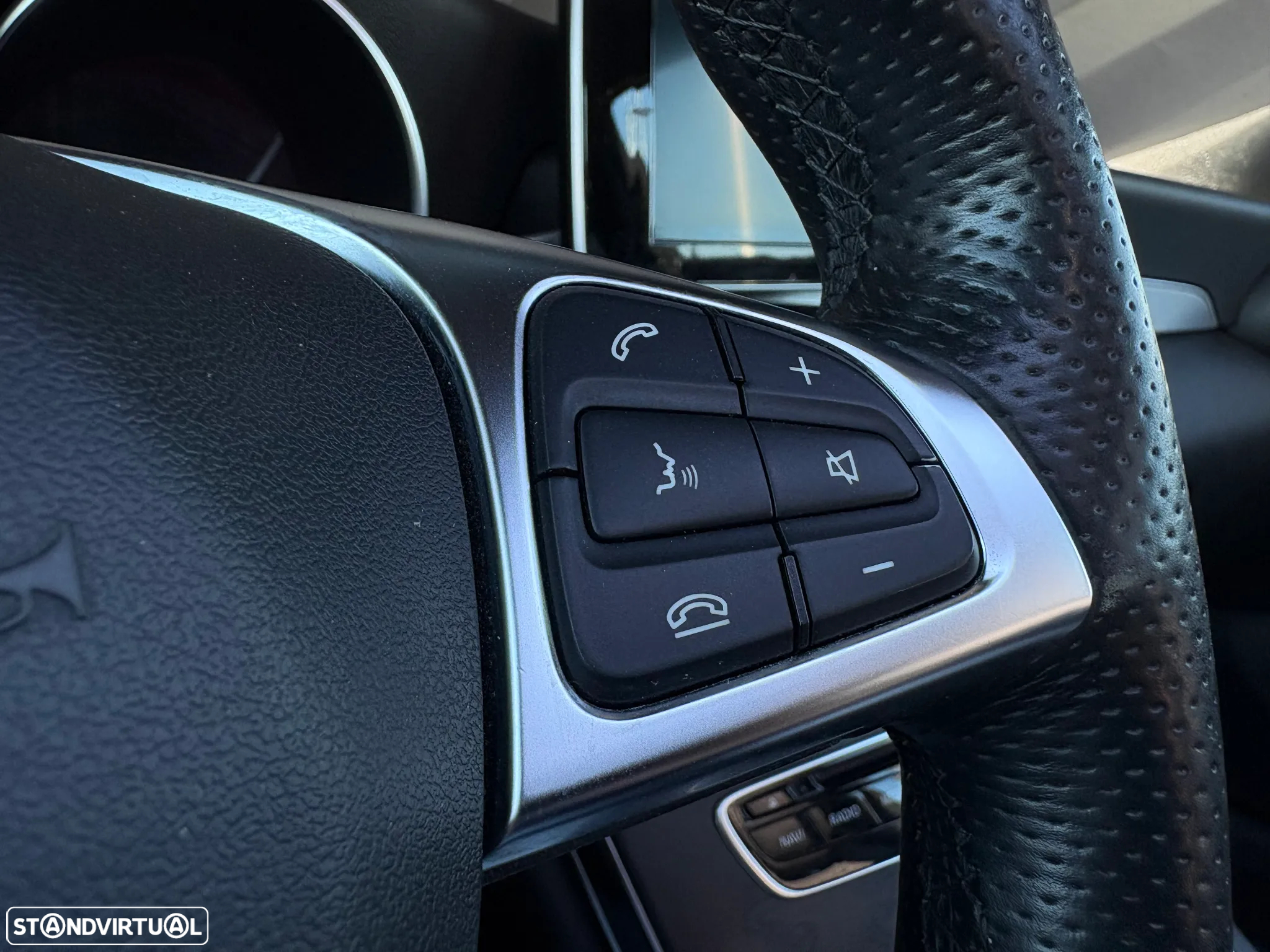 Mercedes-Benz C 220 d Coupe 4Matic 9G-TRONIC AMG Line - 17