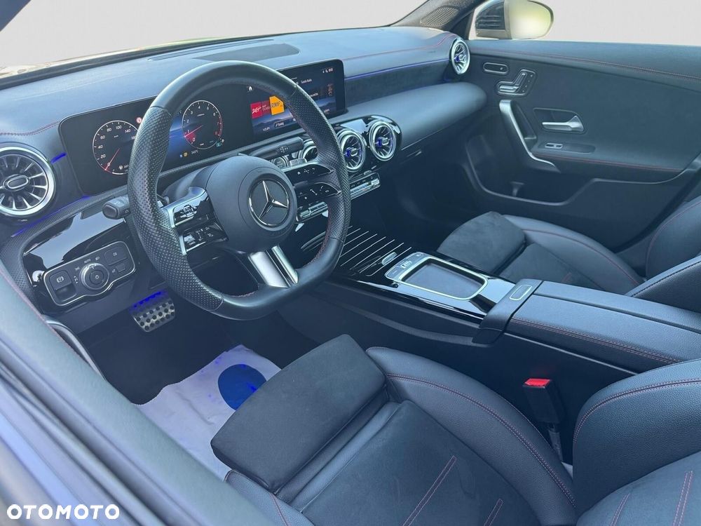 Mercedes-Benz CLA - 16