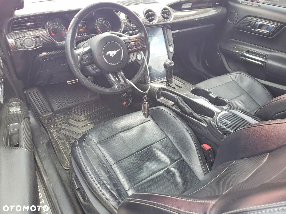 Ford Mustang - 7