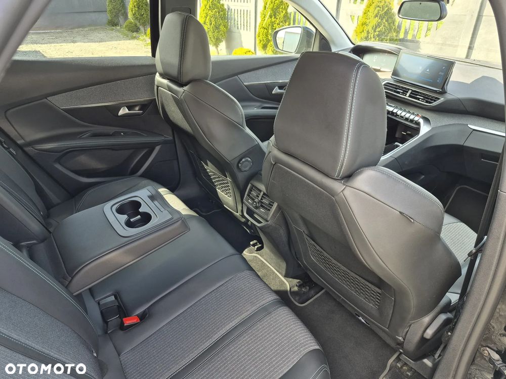 Peugeot 3008 1.2 PureTech Allure S&S EAT8 - 22