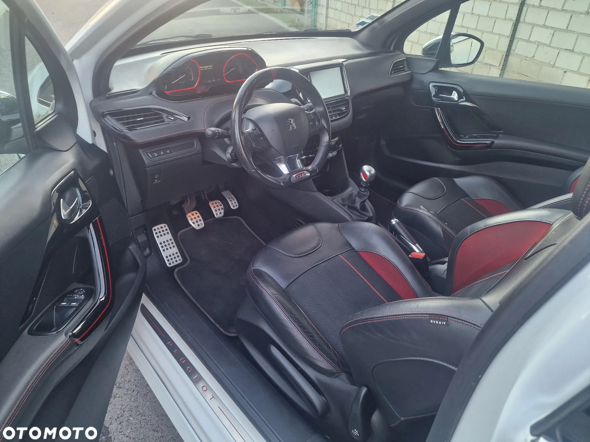 Peugeot 208 THP STOP & START GTi by Sport - 22