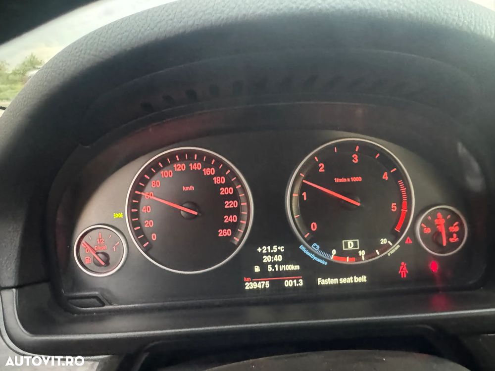 BMW Seria 5 520d Aut. Luxury Line - 30