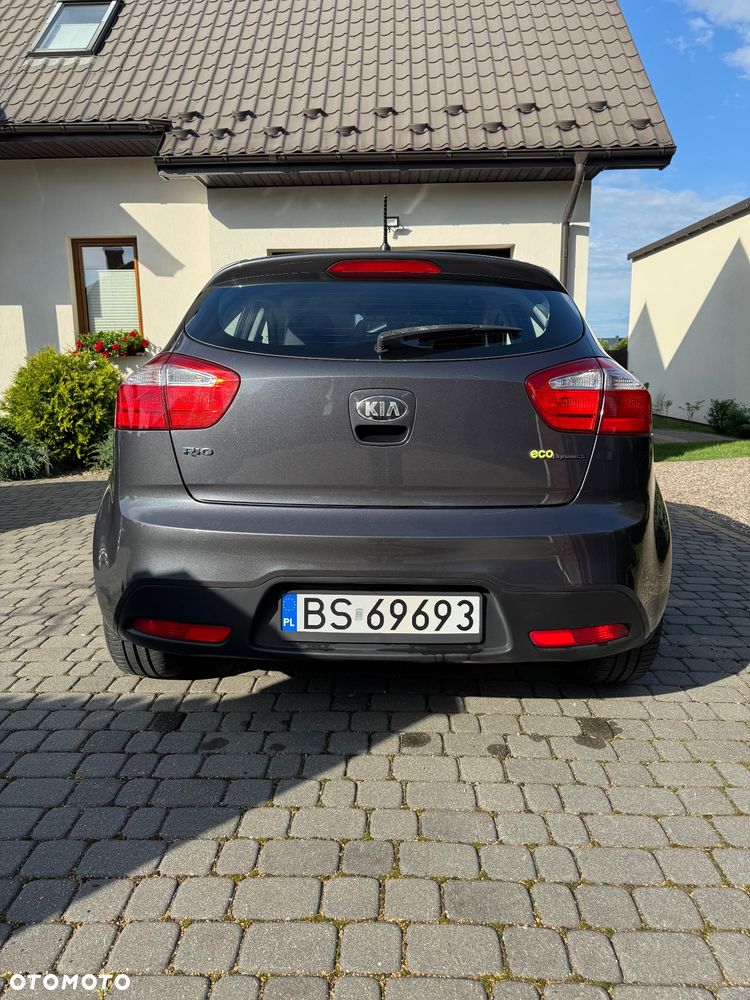 Kia Rio - 4