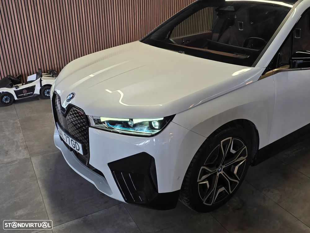 BMW iX xDrive 40 Pack Desportivo - 3
