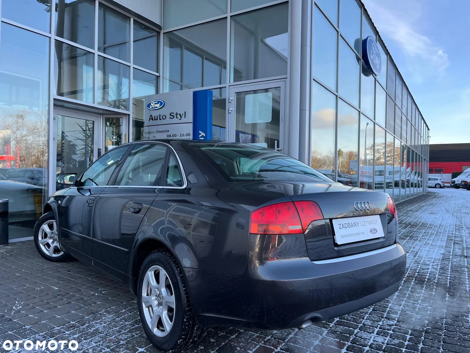 Audi A4 2.0 TDI DPF Attraction - 4