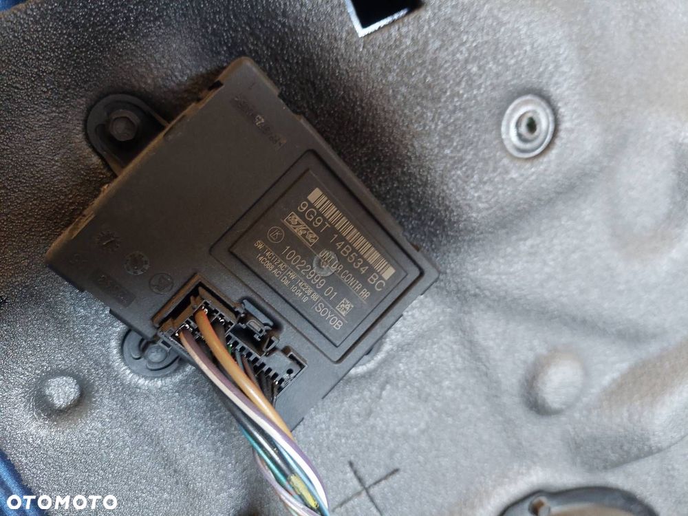 DRZWI KOMPLETNE PRAWY TYŁ FORD MONDEO MK4 HB 5D E6 - 7
