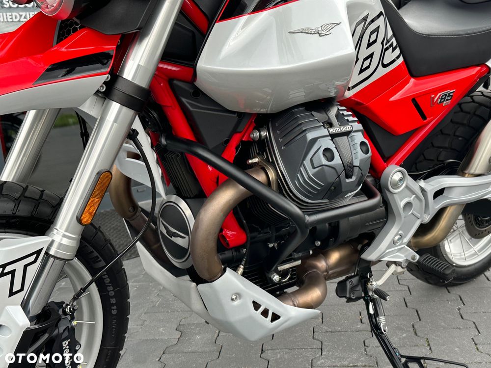 Moto Guzzi V85 - 38