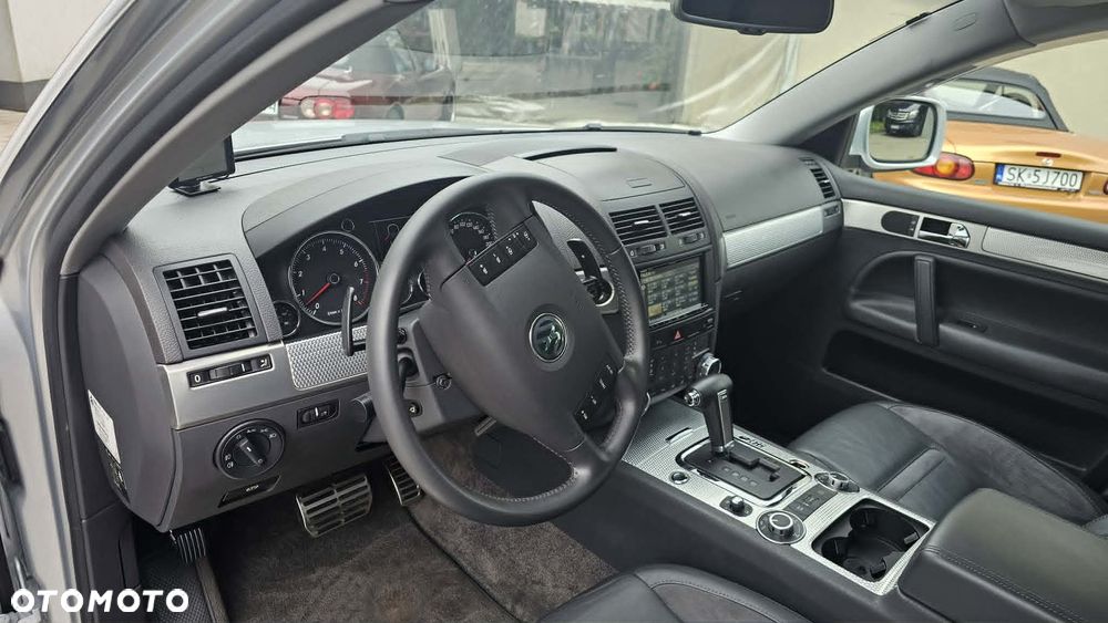 Volkswagen Touareg 6.0 W12 Automatik Sport - 12