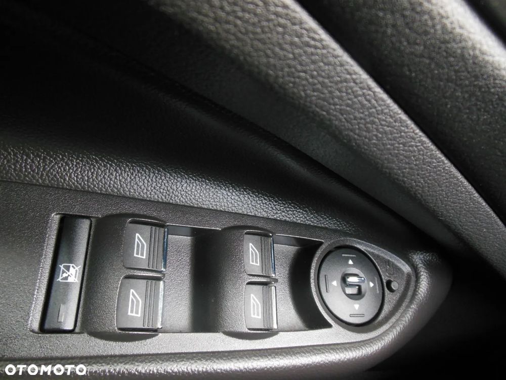 Ford Kuga 2.0 TDCi 4x4 Titanium - 25