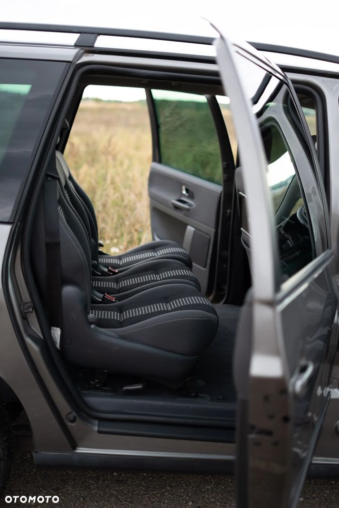 Volkswagen Sharan 2.0 TDI 4MOTION Blue Motion Life - 16