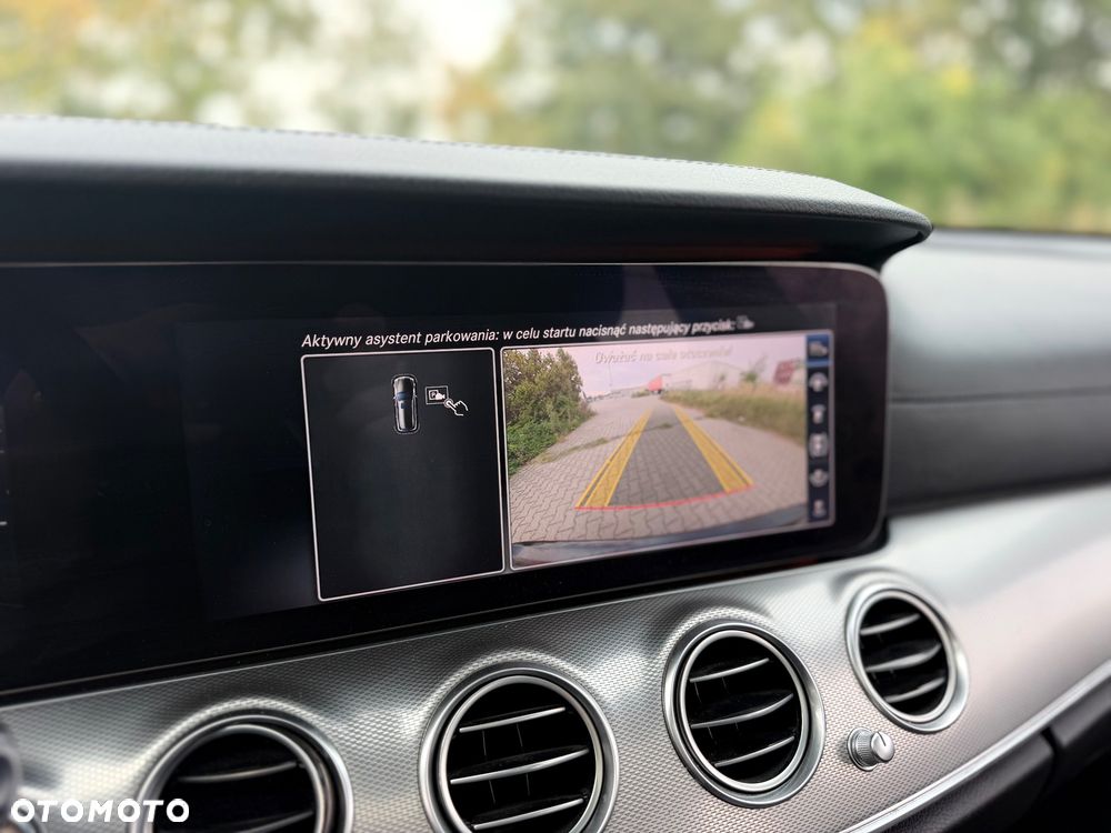 Mercedes-Benz Klasa E 220 d 4Matic 9G-TRONIC AMG Line - 20