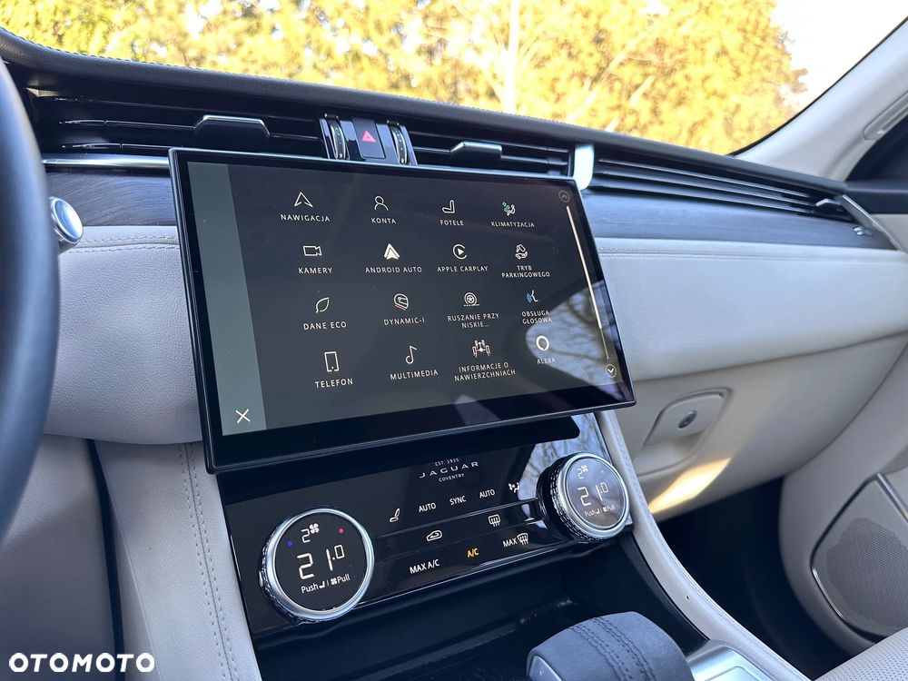 Jaguar F-Pace P250 AWD R-Dynamic SE - 18