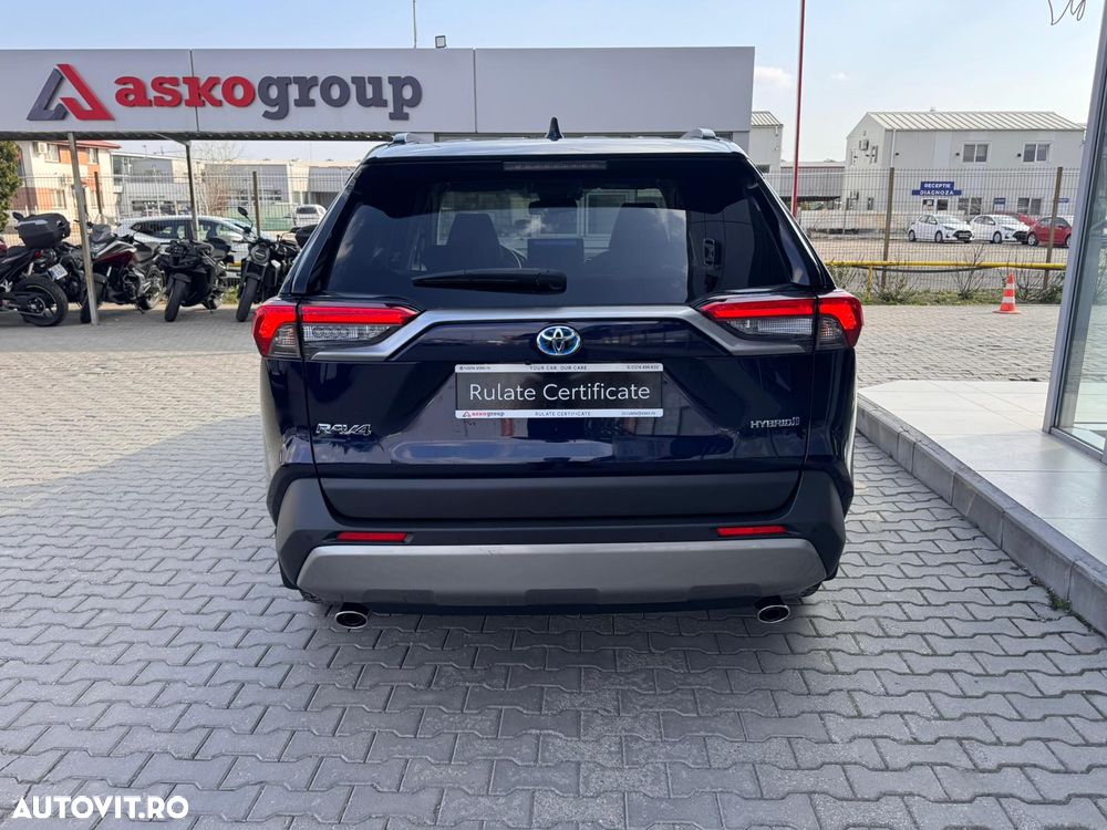 Toyota RAV4 - 8