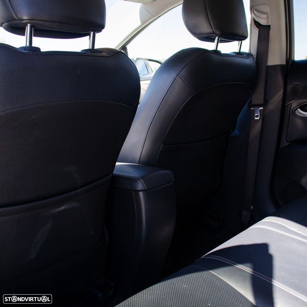 Toyota Avensis SD 2.0 D-4D Premium - 21