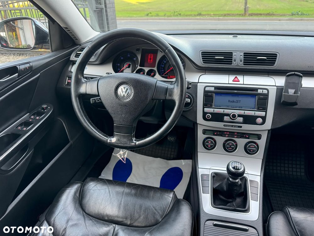 Volkswagen Passat 2.0 TDI Comfortline - 17