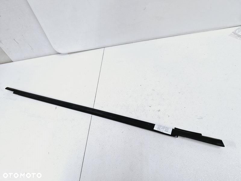 FORD C-MAX 2 II MK2 LISTWA ZGARNIAJĄCA DRZWI SZYBY PRAWY PRZÓD PRAWA PRZEDNIA - 1