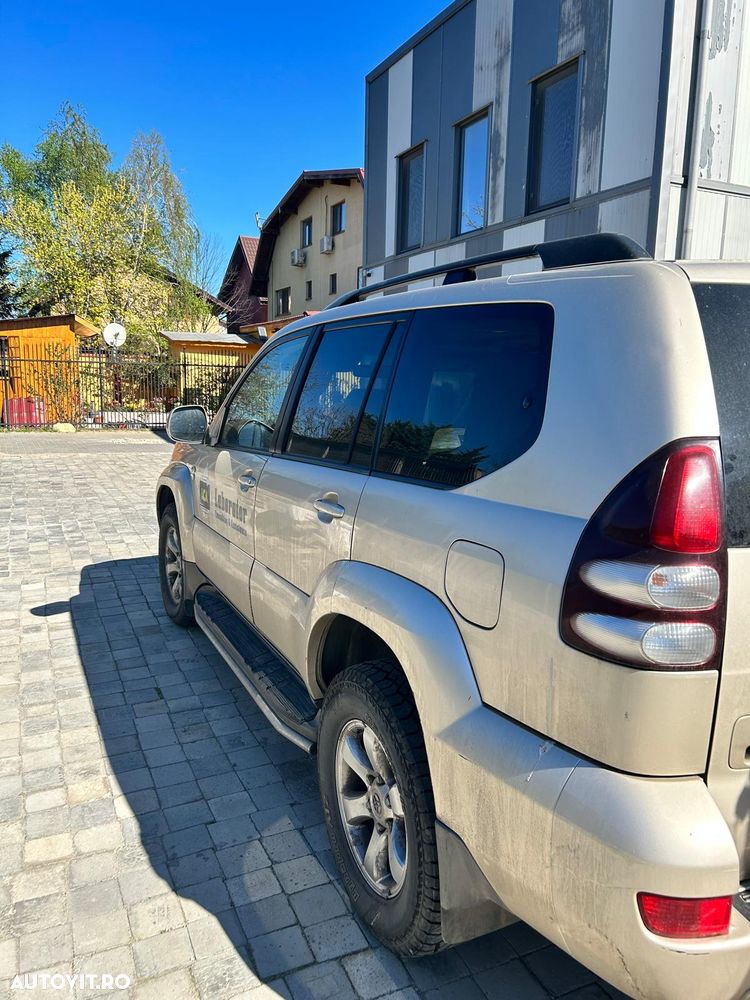 Toyota Land Cruiser - 2