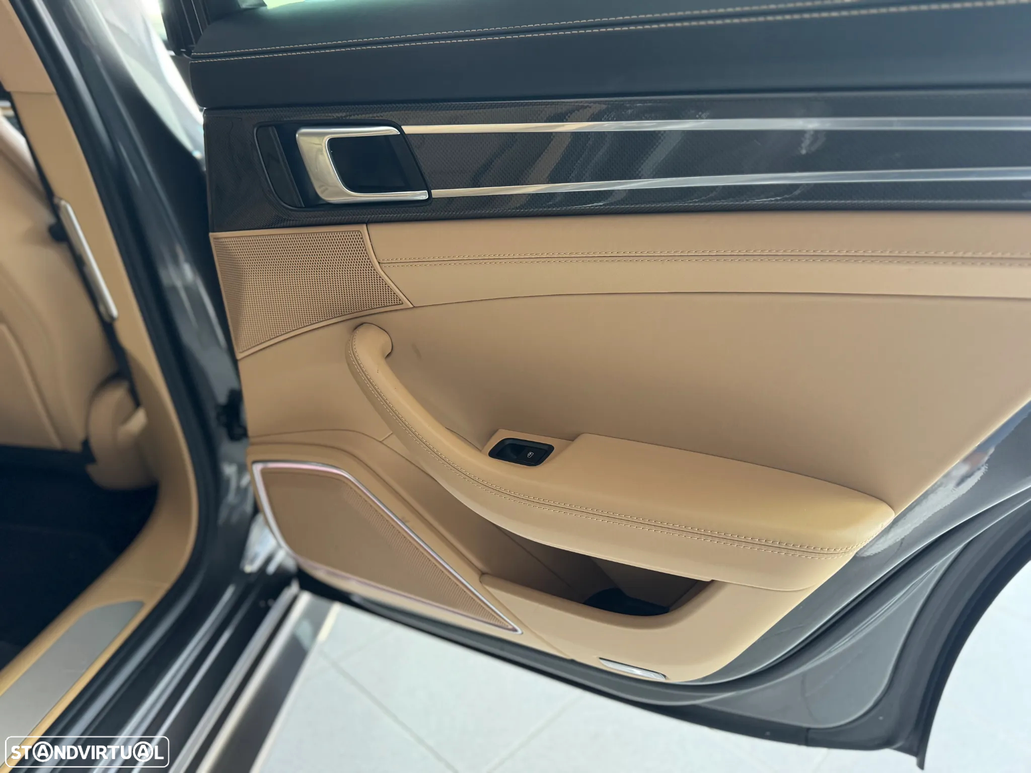 Porsche Panamera Sport Turismo 4 E-Hybrid - 11