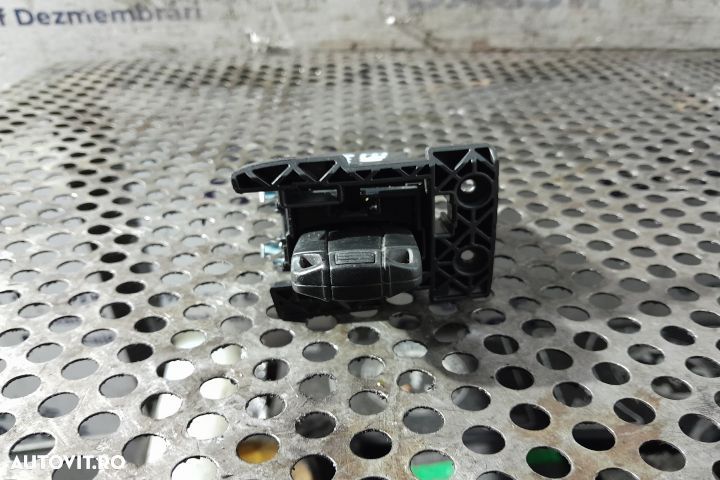 Contact cu cheie BMW Seria 3 E90 [2004 - 2010] Sedan 318d MT (143 hp) - 1