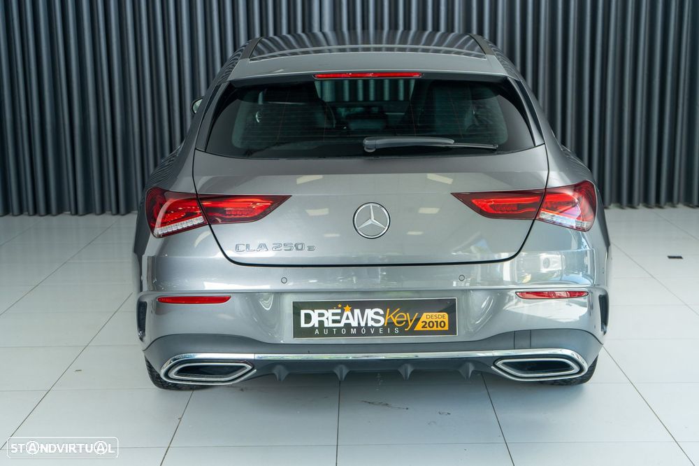 Mercedes-Benz CLA 250 e Shooting Brake AMG Line - 3