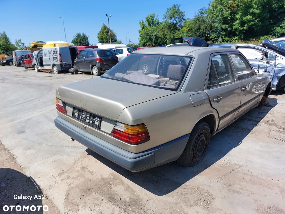 Zderzak MERCEDES 124 92R lampy,drzwi,klapa.... - 5