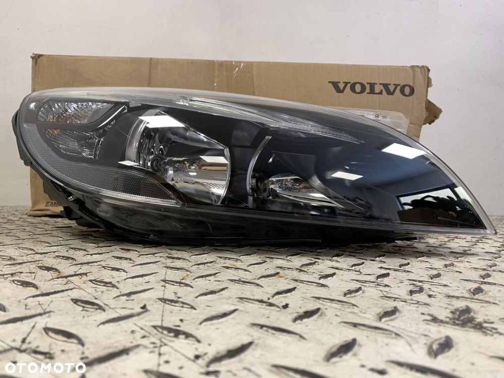 NOWA ORYGINALNA LAMPA VOLVO V40 S40 II 2 LIFT FL 12-16 PRAWA PRZEDNIA PRZÓD 3142004 31467077 - 5