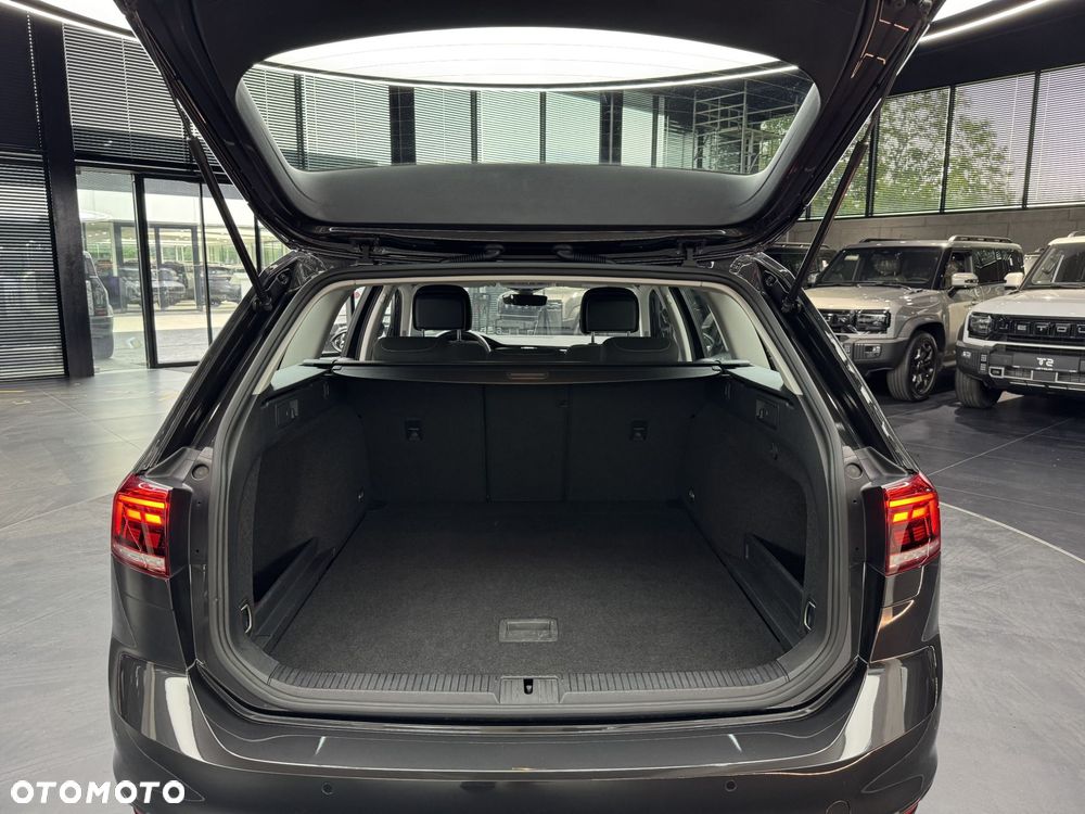 Volkswagen Passat Variant - 19