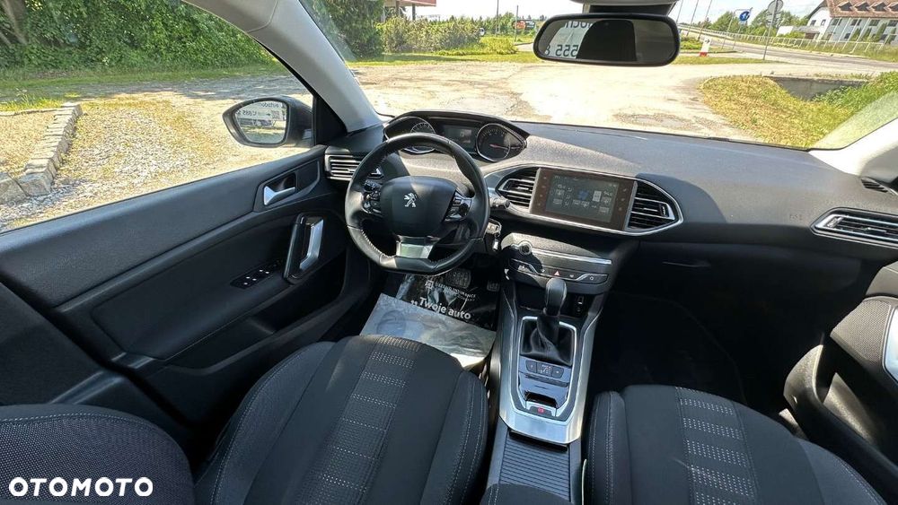 Peugeot 308 1.2 PureTech GPF Allure S&S EAT8 - 31