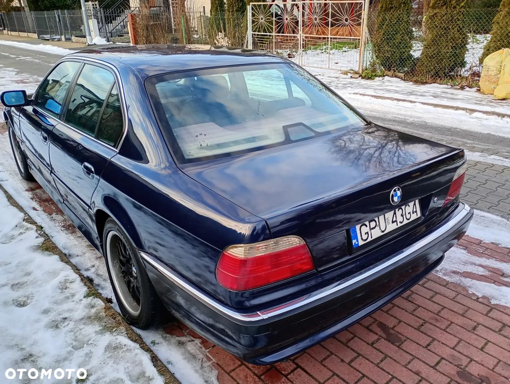 BMW Seria 7 728i L - 29