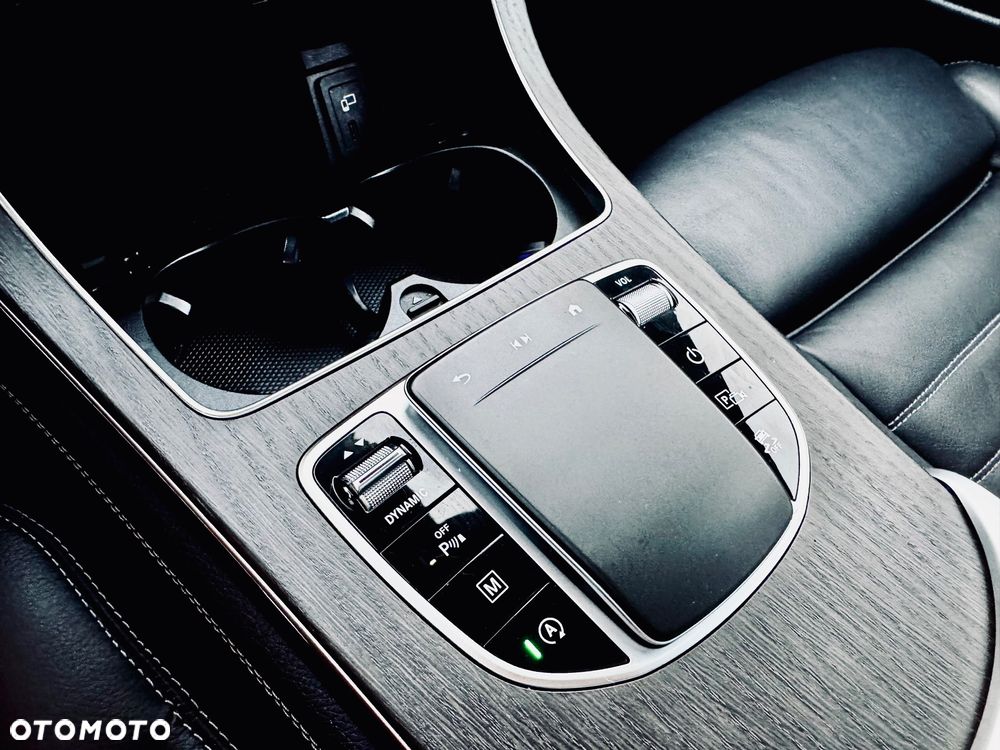 Mercedes-Benz GLC - 38