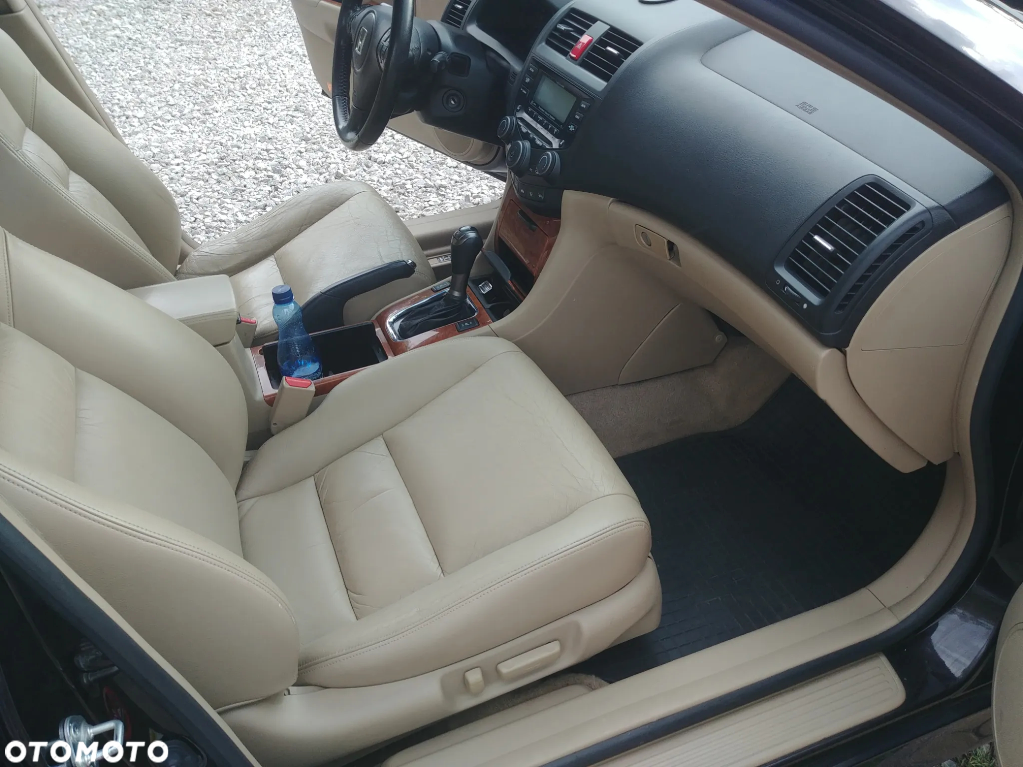 Honda Accord 2.0 Executive - 11