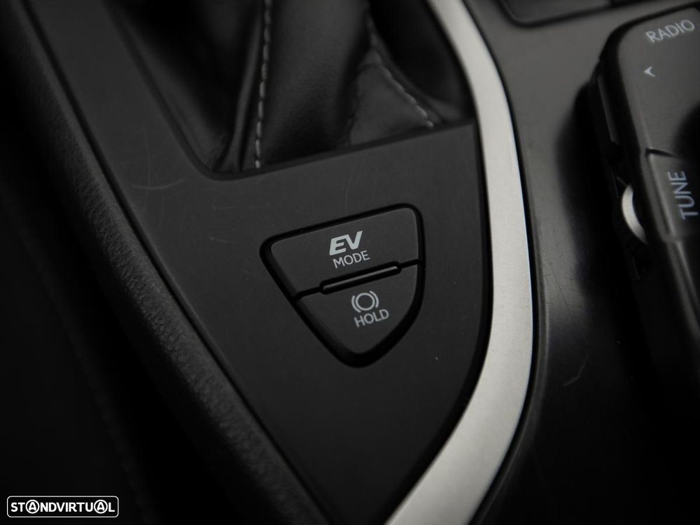 Lexus UX 250h Business - 20