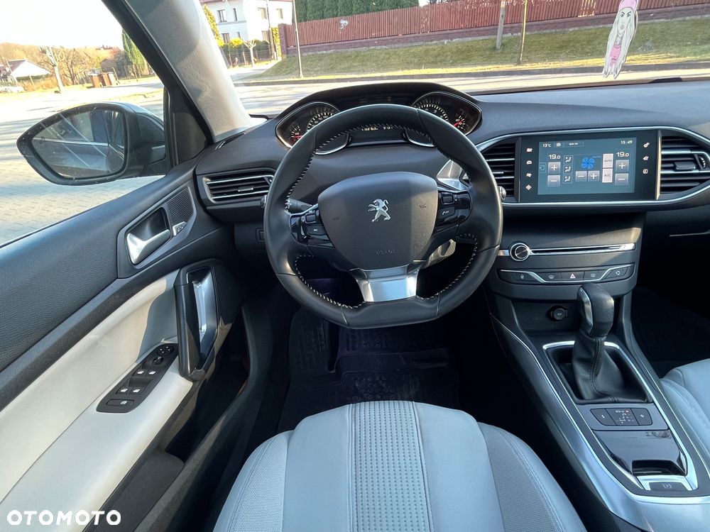 Peugeot 308 1.2 PureTech Allure S&S EAT6 - 38