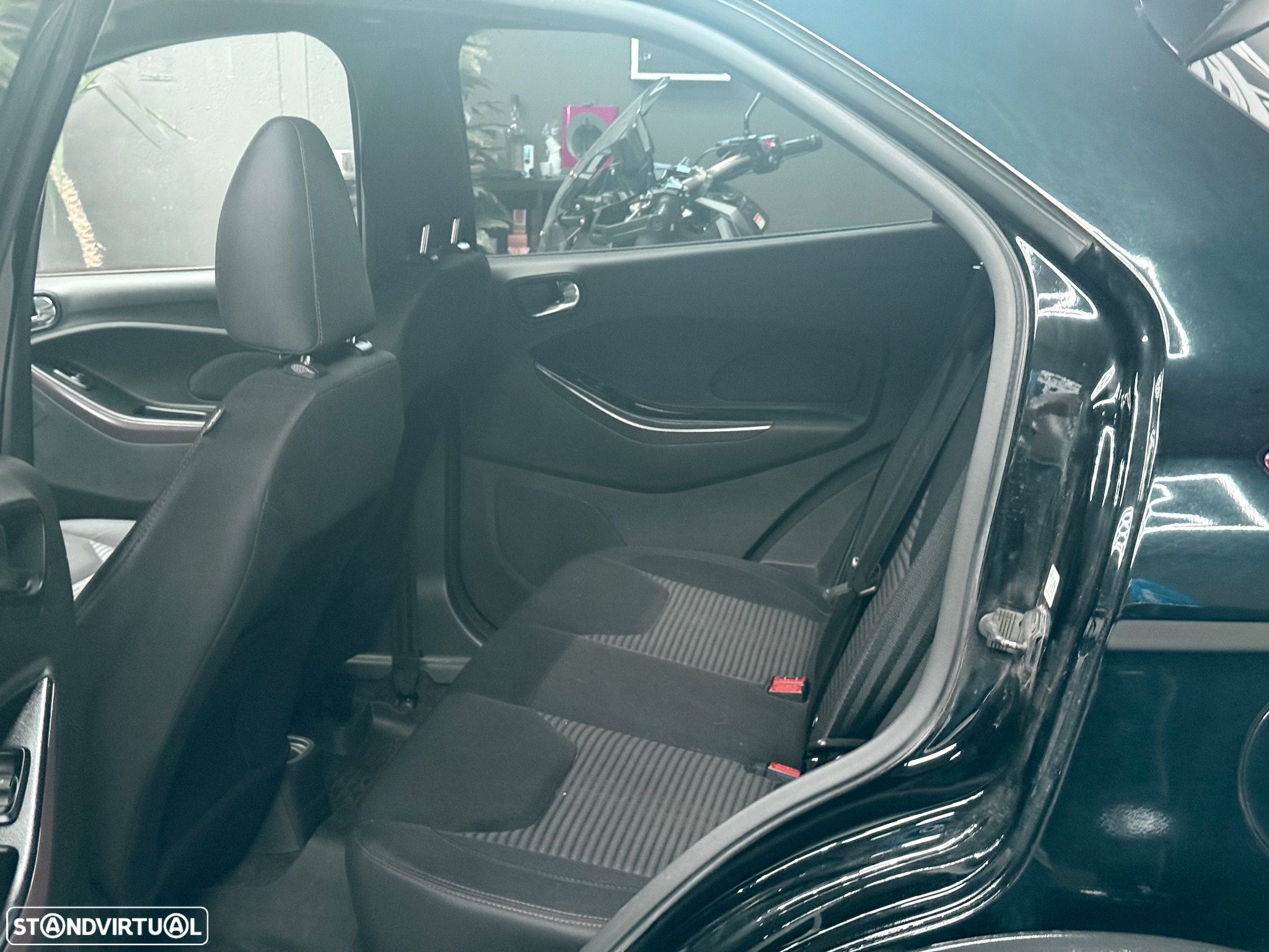Ford KA+ 1.2 Ti-VCT Black & White Edition - 7