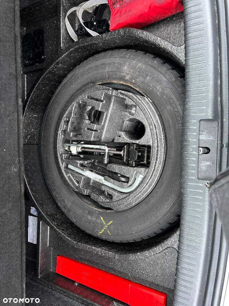 Volkswagen Golf 1.4 Comfortline - 24