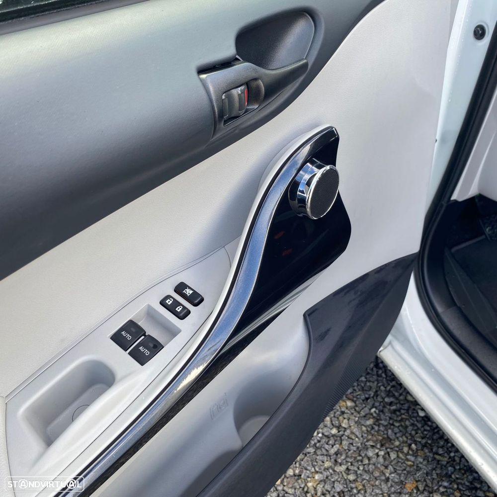 Toyota iQ 1.0 VVT-i 2 - 21