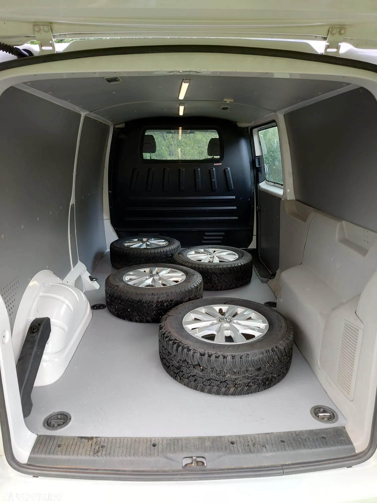 Volkswagen Transporter - 15