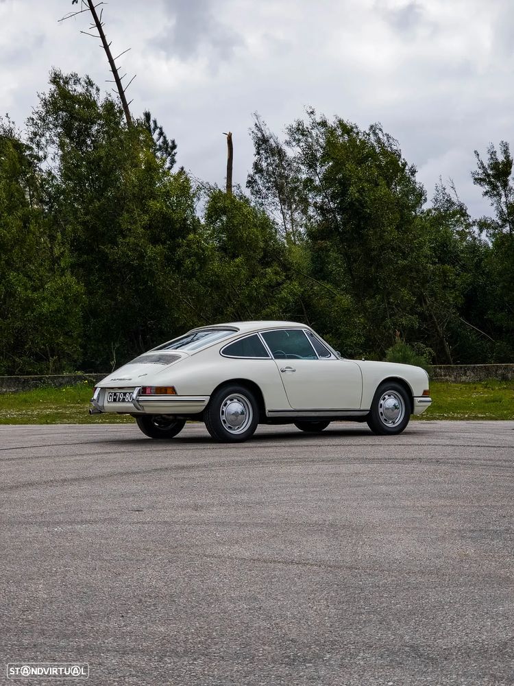 Porsche 911 Série F - 9