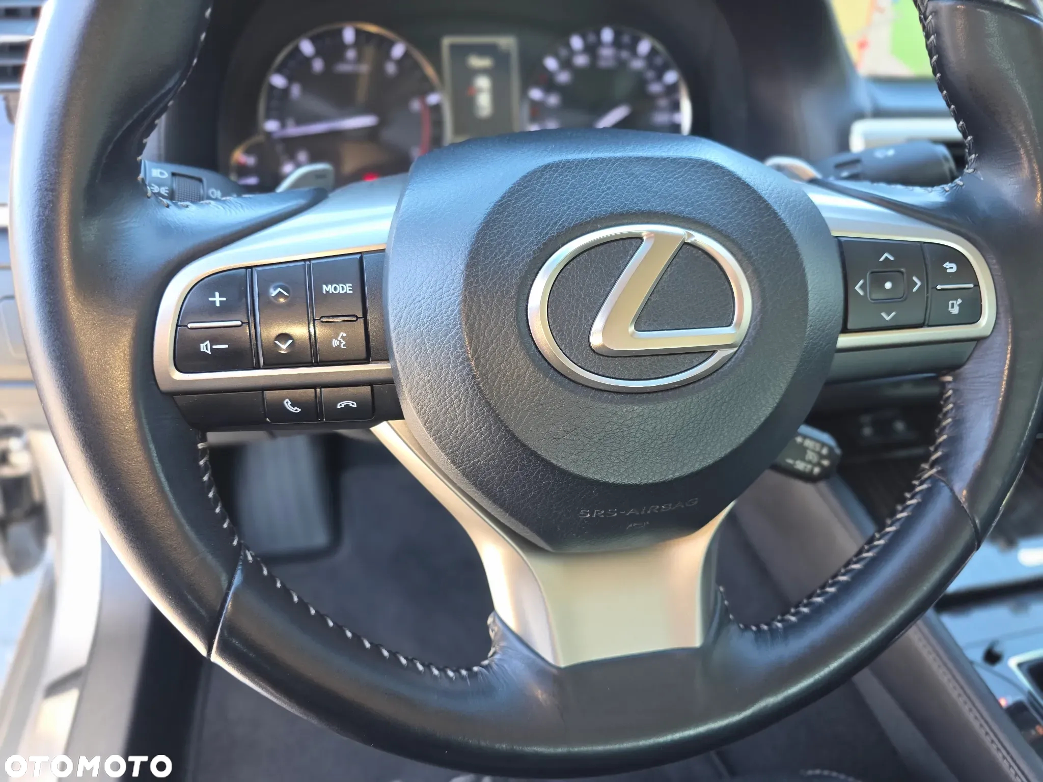 Lexus GS 200t / 300 F Sport - 26