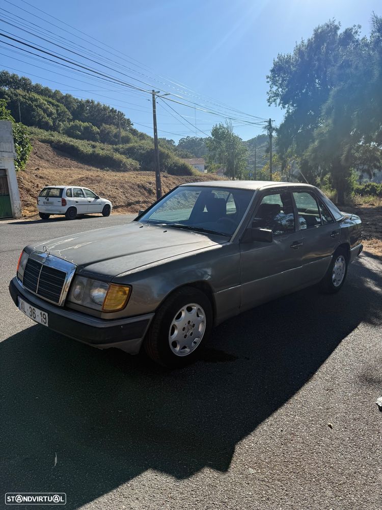 Mercedes-Benz W124 1991 photo 4