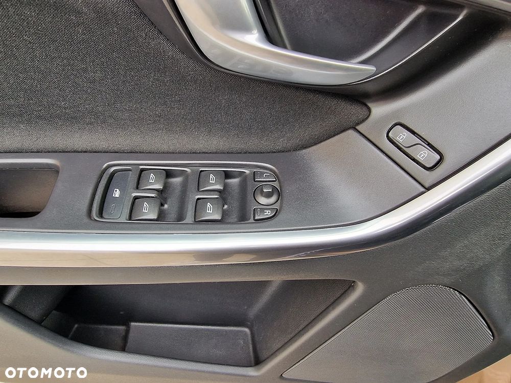 Volvo XC 60 2.4D AWD - 12
