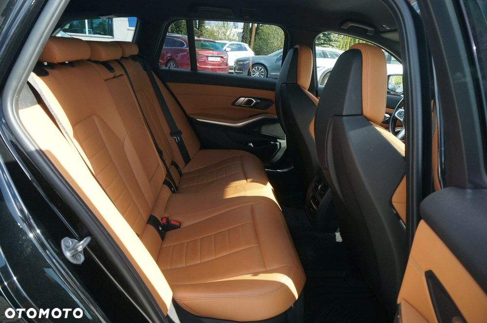 BMW Seria 3 - 32