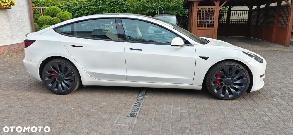 Tesla Model 3 2023 photo 4