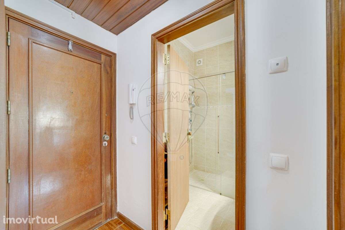 Apartamento T1 para arrendamento - Grande imagem: 2/14